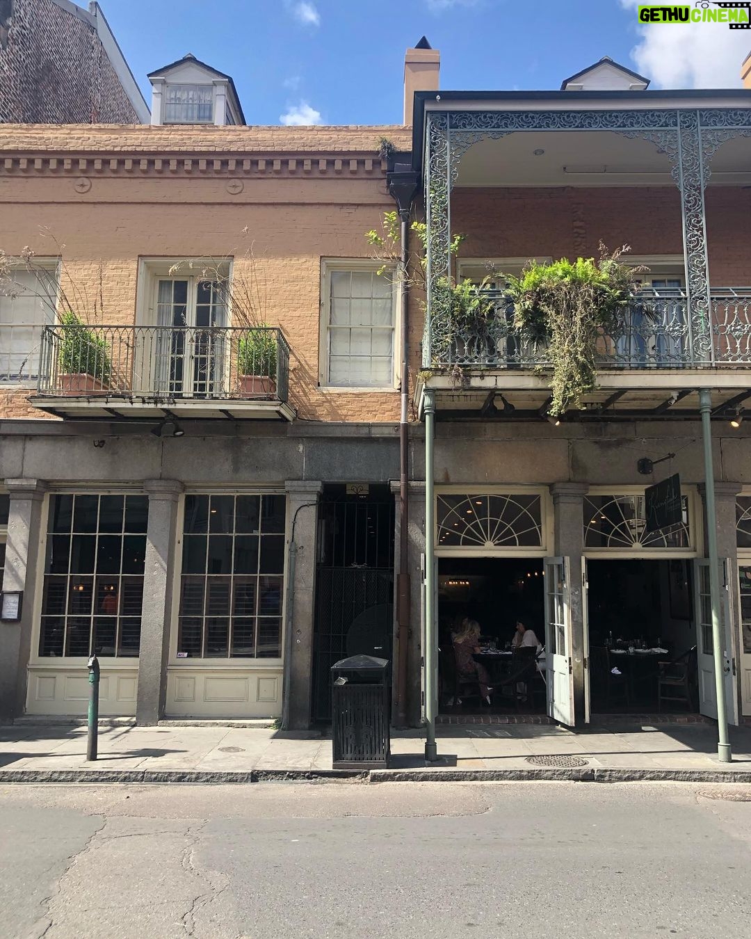 Sarah Catherine Hook Instagram - Those houses I promised ((03/11/2020)) Jackson Square