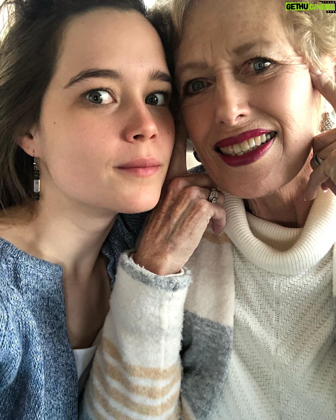 Sarah Catherine Hook Instagram - Susie is a cutie and I love her SO MUCH WOW!!!! ~wrinklefree~ Asheville, North Carolina