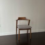 Sarah Catherine Hook Instagram - me w/ a couple of freckles and a VERY ominous chair