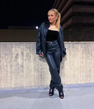 Sarah Georgiana Instagram - talk to me nice