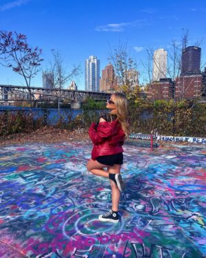 Sarah Georgiana Instagram - tunnel vision