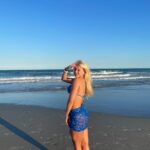 Sarah Georgiana Instagram - I’m back beaches😙