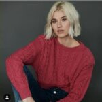 Sarah Grey Instagram - Sendin my love ❤️ . . . . . . . #photographer @photobyhudson #makeup @adambreuchaud #style @chrishoran20 #hair @dereksyuen