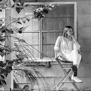 Sarah Grey Instagram - Caught in some classic existential pondering on set

@theaccursedmovie #theaccursed