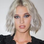 Sarah Grey Instagram - I think I know who the real magicians are 😏🖤 💇🏼‍♀️ @dereksyuen 💄@jennakristina @charlene @scotttayyyyy Thank you for the look loves! #vanityfair #younghollywood #loreal