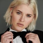 Sarah Grey Instagram – We love a bow tie
.…………………………………………:
#photographer @photobyhudson 
#makeup @adambreuchaud 
#style @chrishoran20 
#hair @dereksyuen
@rizingmagazine