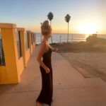 Sarah Grey Instagram - 🌅