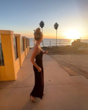 Sarah Grey Instagram - 🌅