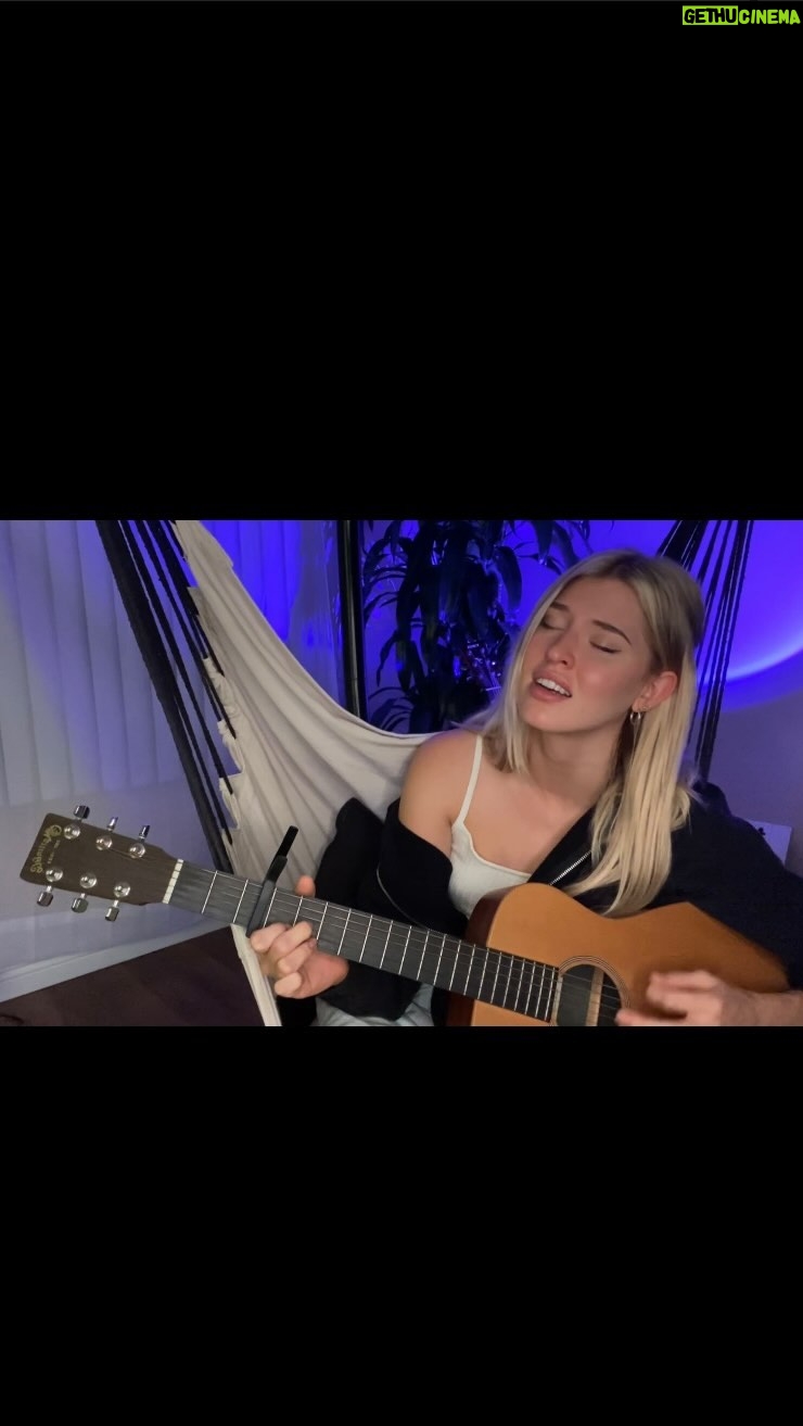 Sarah Grey - 18.4K Likes - Troubled Mind @noahkahanmusic