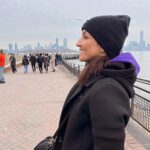Sarah Ourahmoune Instagram - 112.6km C’est la distance que nous avons parcouru pendant ces 5 jours à New York. On a fait la ville de long en large. Des moments chouettes et de très belles rencontres… Je ne sais pas pour vous, mais moi, les voyages nourrissent chez moi de nouvelles envies, de nouveaux projets. Je rentre rechargée à bloc ! 🌹 Vous connaissez la ville ? Vous aimez ? Vous avez envie d’y aller ? #newyork #voyage #usa New York City, USA