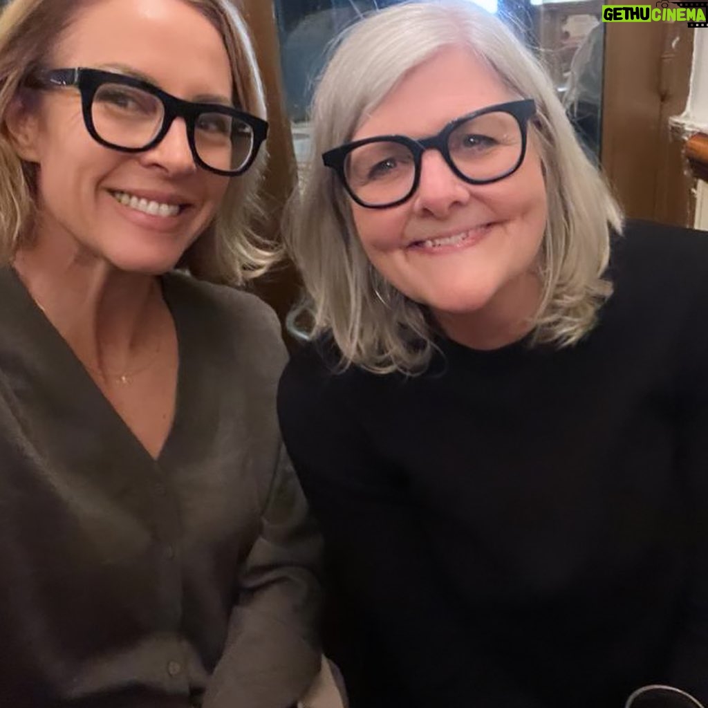 Sarah Wilson Instagram - Continuing the “all the best Australian women come to Paris” series. @sammostyn and I talked @annafunderauthor , dating culture and anti-intellectualism while managing to crash a Parisienne birthday party 🇫🇷🇦🇺❤️ (ears burning @juleskreilly ?!) Le Petit Fer A Cheval