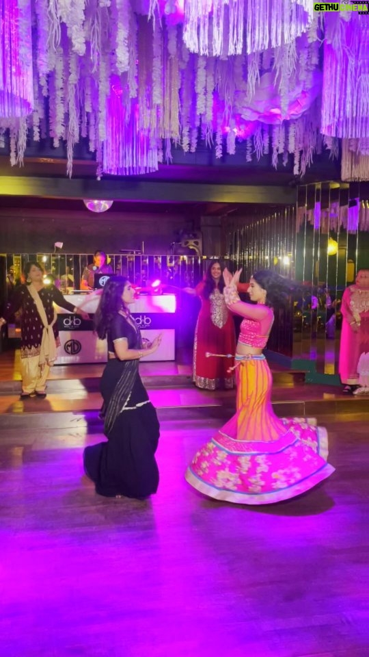 Saras Menon Instagram - Surprise Wedding dance for our Beautiful friend / Bride 🤍 Dr. Aisha @aishaa_02 .Could there be a more beautiful song to celebrate a love story ??? I don't think so..... 🥹🤍🥹