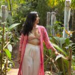 Saras Menon Instagram - When I can’t seem to think, I just wear pink 🌸 Top from @labelanaira @shriya_srivatsan 📸 @himalishah168 ( also an ace director 🤩)