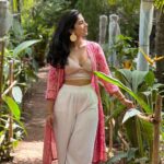 Saras Menon Instagram - When I can’t seem to think, I just wear pink 🌸 Top from @labelanaira @shriya_srivatsan 📸 @himalishah168 ( also an ace director 🤩)