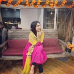 Saras Menon Instagram - If shaadi.com headshots met the Gen-Z aesthetic 💕 thank you for letting me repurpose your swing @aishaa_02 🤗😂 felt funny, may delete later 🤷‍♀️ 📸 - @zainneni 😘