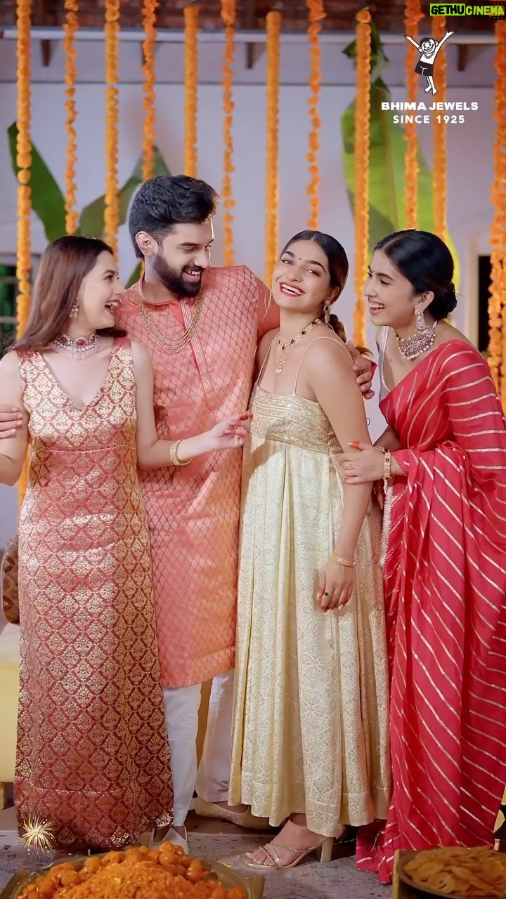 Saras Menon Instagram - Happy to be featuring in the @bhima_jewels campaign 🤗 along with @sristi.jha09 @mi.zhab Varsha by the amazing @le_ahsam @absolemfilms 🥳 Make up and hair by the sweetest @sujani_suresh.mua _suresh.mua Shot by @jibinartist @revaferin thank you 🤗🤗 Kochi, India