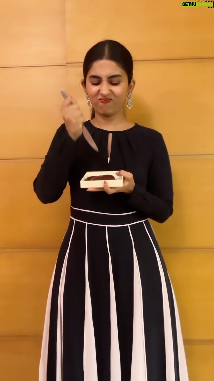 Saras Menon Instagram - Just a VALENT-WHINE 🌹🫠Watch till the end for a surprise 😂 Whenever Valentine’s Day is around I wonder where Cupid is to be found They say he’s in angel from heaven But I think those arrows are straight from hell Because sometimes love feel like the worst kind of spell When the one you love knows how to hurt you all too well Make you burn, make you melt Feel dichotomies in a way You didn’t know could be felt Even though it's situationship season I hope on Valentine’s You’re not paying an emotional fine For those who refuse to say ‘Will you be mine ?’ Poem written and performed by @sarasmenon Filmed by @sanjaykankaria2023 Support @kavyaverghese @philosophy_of.97 Dress courtesy: @itsvishala 🥰 #selflovepoetry #situationships #valentines #valetinesday #loveyourself Chennai, India