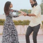 Saras Menon Instagram - Just hopping on the trend as co-actors 💫 @muralidarans Filmed and edited by the most talented @greysuit_0696 📸 Styled by - @blushbynamita Wearing 🥼 @apsarasareesofficial Make up - @blushbynamita This song doing so well is extra special having met the super talented artists behind this song @nivas.k.prasanna @malvisundaresan @worldofsiddharth @sidsriram 💫 Loved the reprise version of the song too ❤️ #asvins #nira Chennai, India