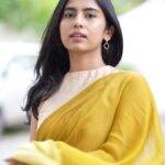 Saras Menon Instagram - Green Flag Energy 💚🍀😂 Ombré Chanderi Sari - @alka.hari Fun shoot with @mayorofbasecamp @alka.hari 📸 - @its_gireesh (Tq )✨ #letmebeyourpachainirame #alaipayuthey Fort Kochi