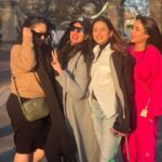 Sargun Mehta Instagram - Winter wonderland wali happy memories @jasminbhasin2806 @ravidubey2312 @jagdeepsidhu3 @theartofmakeupltd @mandybeautyx
