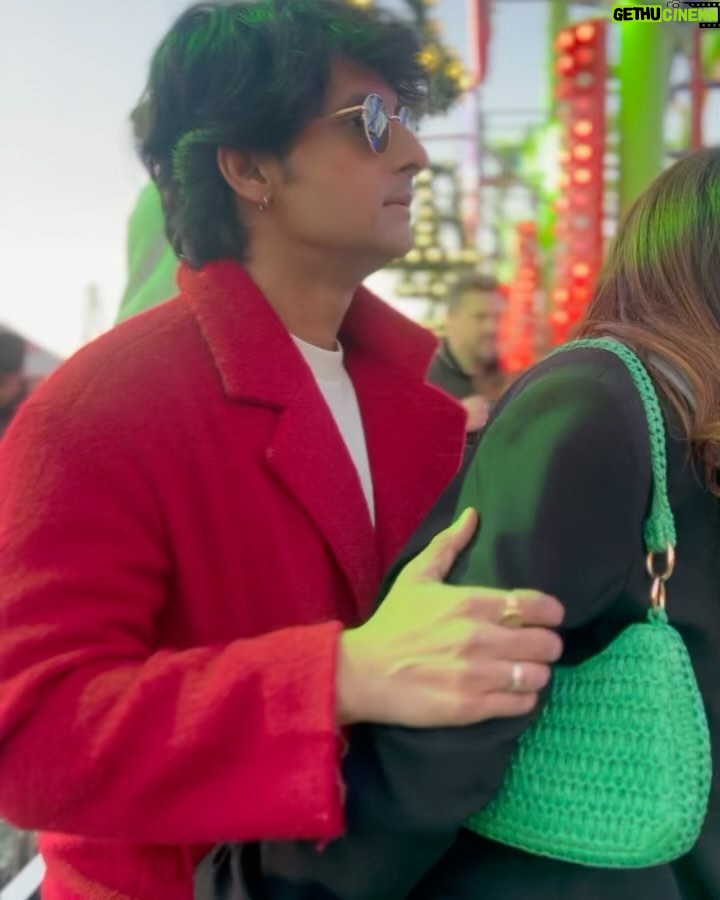 Sargun Mehta Instagram - Winter wonderland wali happy memories @jasminbhasin2806 @ravidubey2312 @jagdeepsidhu3 @theartofmakeupltd @mandybeautyx