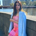 Sargun Mehta Instagram - Utte aale naal layi baithi yaari👑