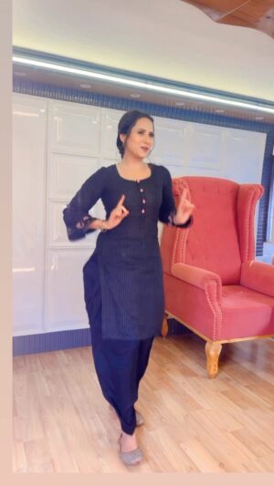 Sargun Mehta Instagram - Obsessed with softly 😜😜 
I saw this choreo on Insta and don’t have the tag . Please tag me if you know her 😀