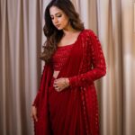 Sargun Mehta Instagram - Moving on to level next Wearing - @nidhikashekharofficial @dewandbloom Styled - @divastyles_dev Earrings- @ananaofficial