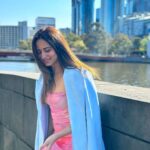 Sargun Mehta Instagram - Utte aale naal layi baithi yaari👑
