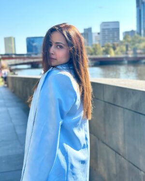 Sargun Mehta Instagram - Utte aale naal layi baithi yaari👑