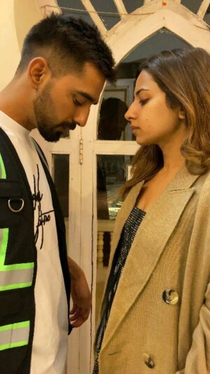 Sargun Mehta Instagram - Tab koi reels nahi banata tha .. isliye bass yeh aise hi bana li thi.  Just wali memories 
@maninderbuttar @arvindrkhaira
