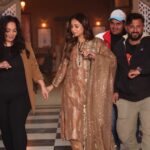 Sargun Mehta Instagram - Sabko karaungi 🤣🤣 PARINDEY 🕊 #jattnuuchudailtakri 15th march in theatres near you In frame. @vivek.sharma.ambala @theartofmakeupltd @preetjrajput @ishanhairstyle