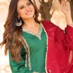 Sargun Mehta Instagram - Parindey ❤️❤️JATT NUU CHUDAIL TAKRI 👻15th march in theatres near you Wearing @the_rosegirl Earrings @manimuktaajewels