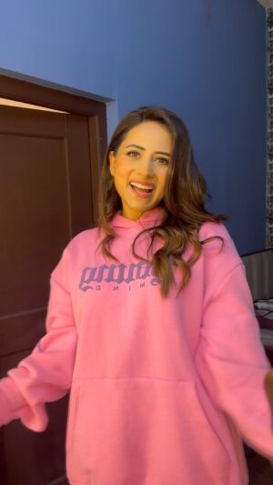 Sargun Mehta Instagram - Parindey 🎶🎶1st song out from #jattnuuchudailtakri on 15th march

@bpraak @jaani777 @avvysra @gippygrewal @harmanranitatt @arvindrkhaira @roopigill_