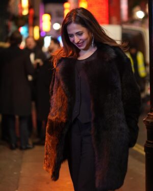 Sargun Mehta Instagram - Which is your favourite line of #vehaaniyaan ?
Mine is - “likheya c saada milna, you edda milna as nahi c pata”