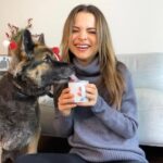 Sasha Clements Instagram - It’s cozy, holiday season! To honor the spirit of giving I’m supporting the @conquercancerfoundation ❤️ Everyone has been impacted by cancer in some way, and cancer research is the best and fastest way to find treatments and cures. @conquercancerfoundation funds innovative research for every type of cancer, for every patient, everywhere in the world❤️ I’m grateful I can use my platform to support this cause so go show them some love on their page and consider making a donation to help families have the best holiday season! #sponsored #conquercancer