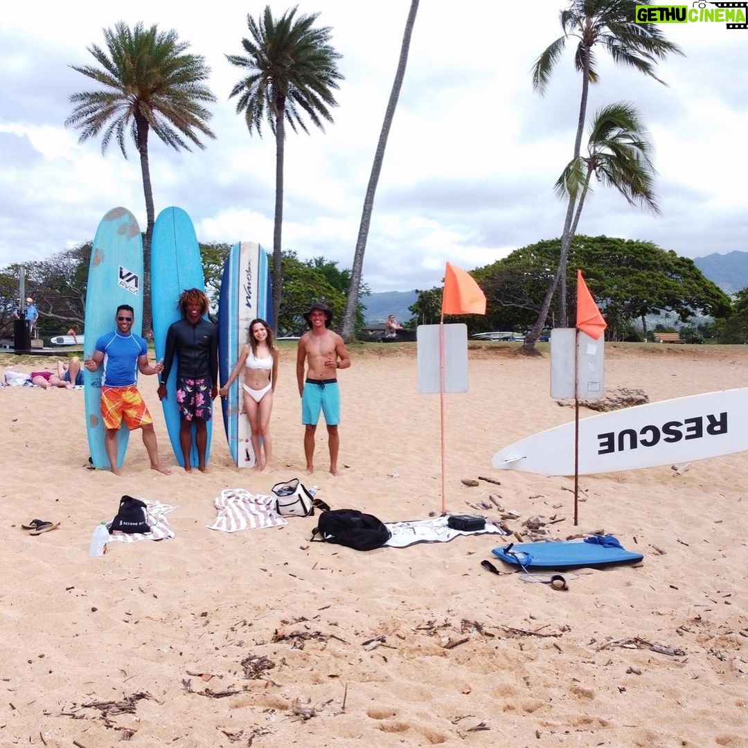 Sasha Clements Instagram - Them: How much do you want to go back to Hawaii? Me: Yes. *Btw the last video is a quintessential example of who Corbin and I are as people. We will know your chart by the end of dinner🔮 #shesallaries Oahu, Hawaii