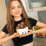 Sasha Clements Instagram - Is it fig season yet?😩 If you see ANY in the stores DM me immediately! Yes, I sound crazy, but I’m on year 2 of gently reintroducing food back into my diet and these delicious inverted flowers add so much joy and sweetness to my life! Also, I owe a lot of my weight regain to them🙏🏼 💪🏼