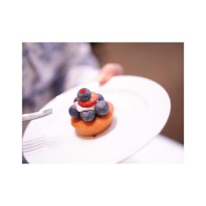 Satomi Sato Instagram - *
*
*
*

ハッピーバレンタイン💝

ちゅーこって。
ヌン活してきました。

普段食べ物の写真をあまり撮らないわたしですが
バシバシにカメラで撮ってきましたよ。満足感すごい。
撮影だけでお腹いっぱいになるかと思ったぜい。

ご覧のとおり、かわいすぎるビジュアル。
食べればきちんと美味しくて心身ともに満たされて幸せ。

そして、お腹はち切れるかと思いました🥹やばばば

*
*
*

#アフタヌーンティー
#ヌン活
#いちご 
#チョコレート
#🫖
#🍓
#🍫
#佐藤聡美