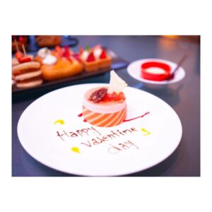 Satomi Sato Instagram - * * * * ハッピーバレンタイン💝 ちゅーこって。 ヌン活してきました。 普段食べ物の写真をあまり撮らないわたしですが バシバシにカメラで撮ってきましたよ。満足感すごい。 撮影だけでお腹いっぱいになるかと思ったぜい。 ご覧のとおり、かわいすぎるビジュアル。 食べればきちんと美味しくて心身ともに満たされて幸せ。 そして、お腹はち切れるかと思いました🥹やばばば * * * #アフタヌーンティー #ヌン活 #いちご #チョコレート #🫖 #🍓 #🍫 #佐藤聡美