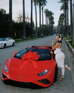 Saweetie Instagram - spin the block in the lambo 🤭