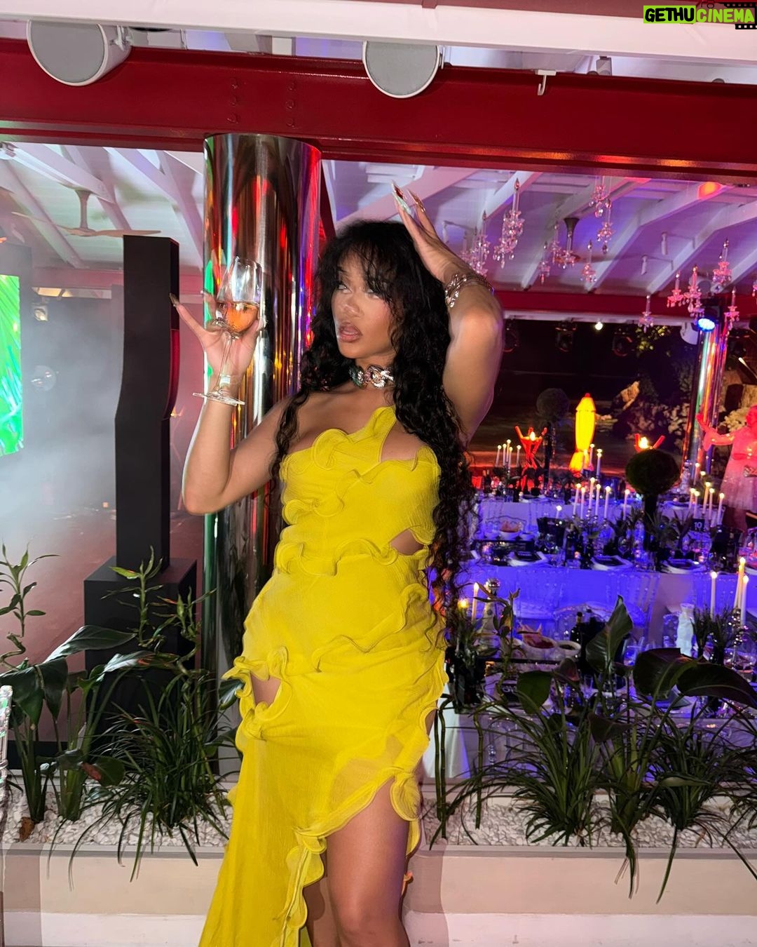 Saweetie Instagram - thank you @gala1one 🏝️💘 #galaone St. Barths