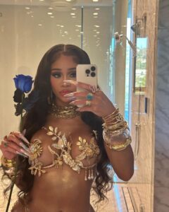 Saweetie Instagram - wassup with the birthday girl !!!!💙 thank you to all my sponserrrrs 🥳 @edgar_hay_events @balloonbylish @dolcefiore_ @cake_n_bake_cakes @wtbagency @brydreamevents @candlelit.soiree @mike_akopian_prpduction