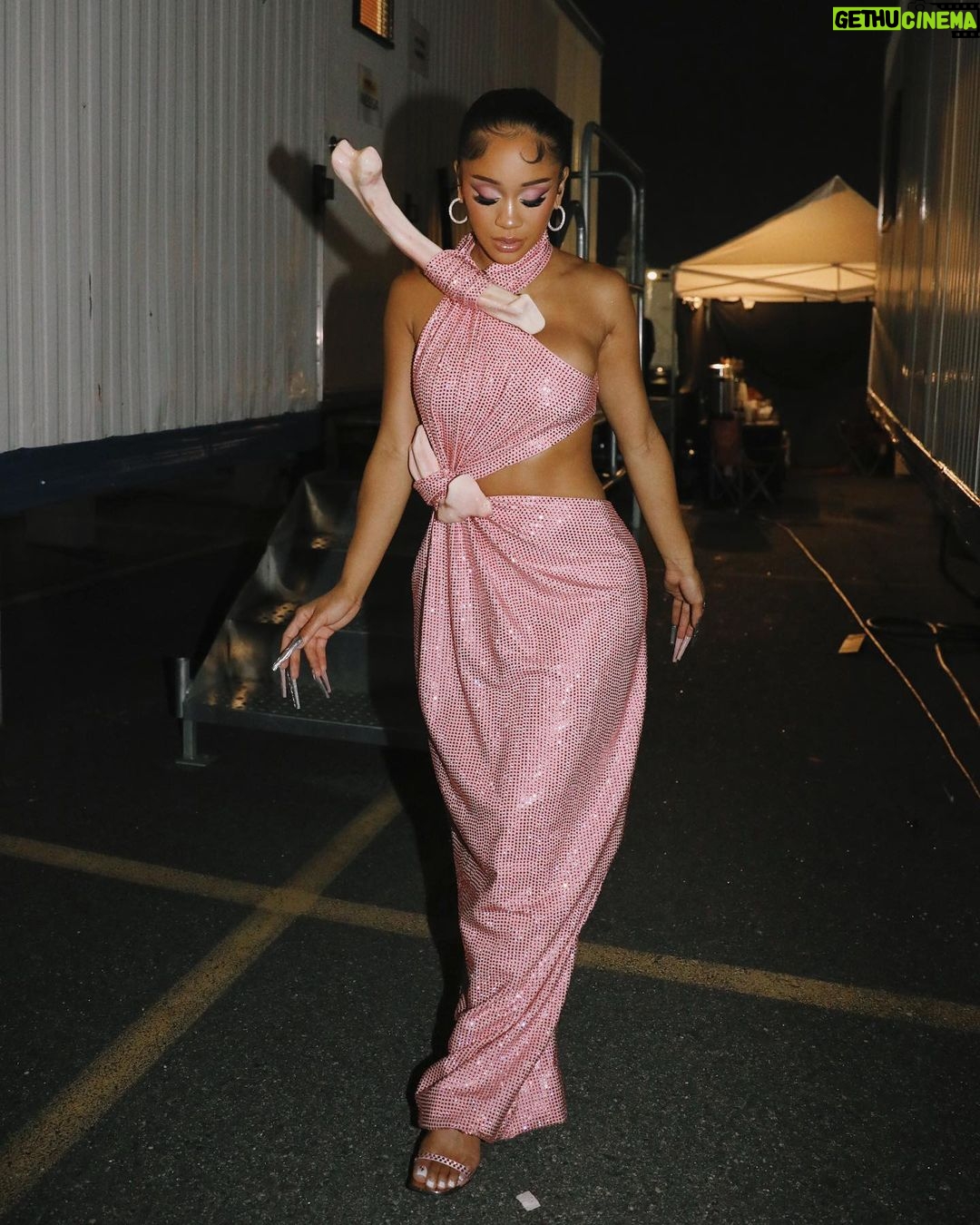 Saweetie Instagram - thank you @vmas for having me as one of the pre-show hosts !!!! #yabadabadooo π¦΄π«§π GLAM π
π½β¨ Style: @marta.del.rio @area @twilatruefinejewelry Nails: @customtnails1 Mua: @basedkenken Hair: @errolkaradag