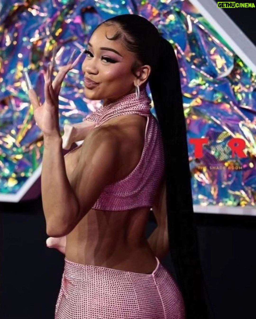 Saweetie Instagram - thank you @vmas for having me as one of the pre-show hosts !!!! #yabadabadooo π¦΄π«§π GLAM π
π½β¨ Style: @marta.del.rio @area @twilatruefinejewelry Nails: @customtnails1 Mua: @basedkenken Hair: @errolkaradag