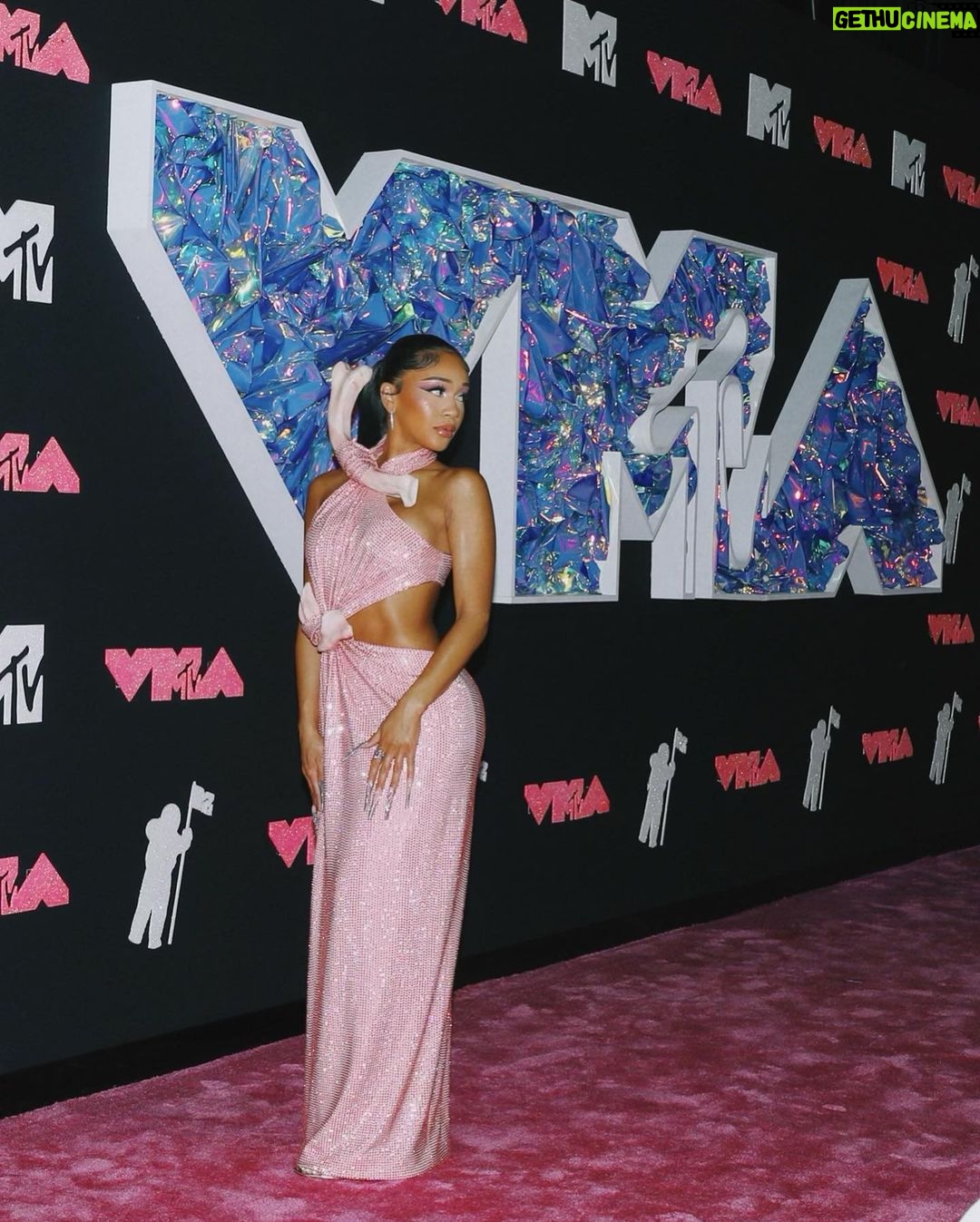 Saweetie Instagram - thank you @vmas for having me as one of the pre-show hosts !!!! #yabadabadooo π¦΄π«§π GLAM π
π½β¨ Style: @marta.del.rio @area @twilatruefinejewelry Nails: @customtnails1 Mua: @basedkenken Hair: @errolkaradag