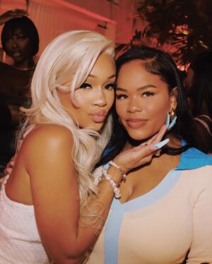 Saweetie Instagram - what tiiiime is it ?!!!! 🥃⏰🥃