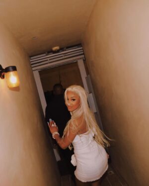 Saweetie Instagram - what tiiiime is it ?!!!! 🥃⏰🥃
