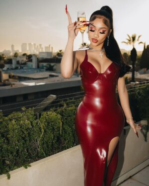 Saweetie Instagram - supa fine! bills paid doin’ fine !!! my new song richtivities is out now 🥂🐩✨