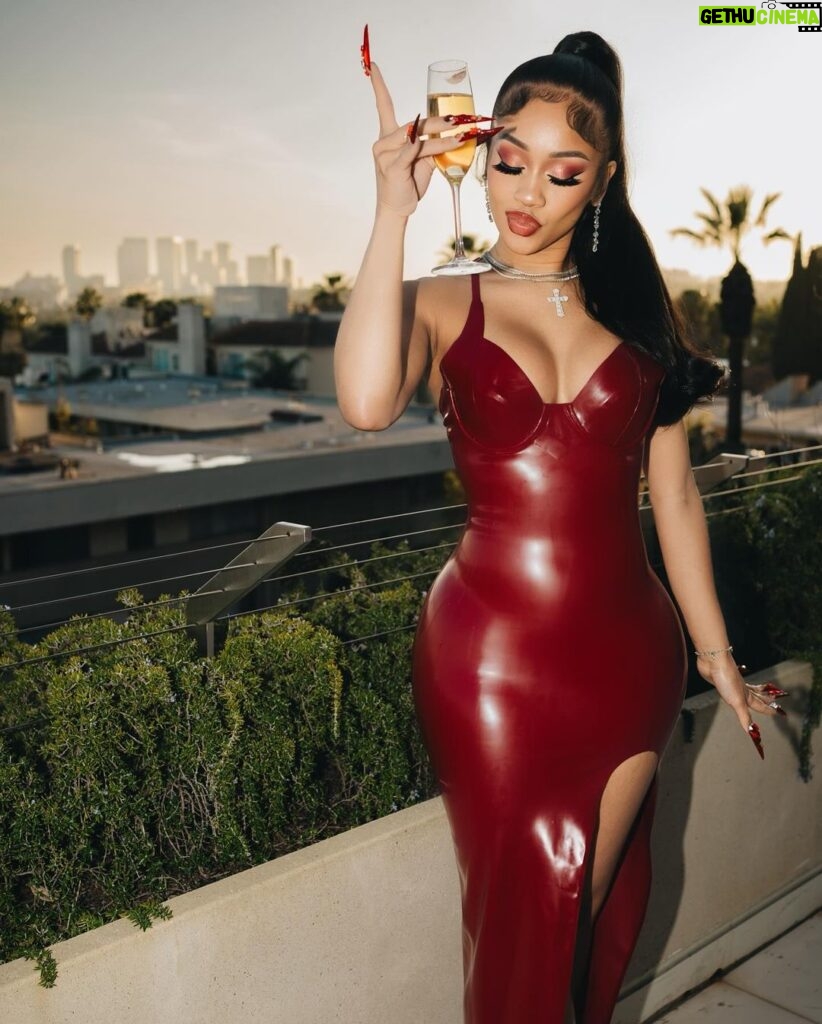 Saweetie Instagram - supa fine! bills paid doin’ fine !!! my new song richtivities is out now 🥂🐩✨ Los Angeles, California